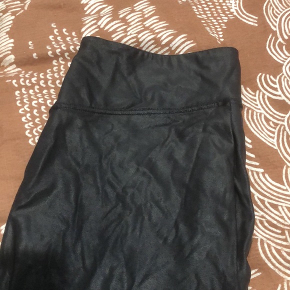 Time and Tru Leggings Faux Lether - Picture 2 of 3